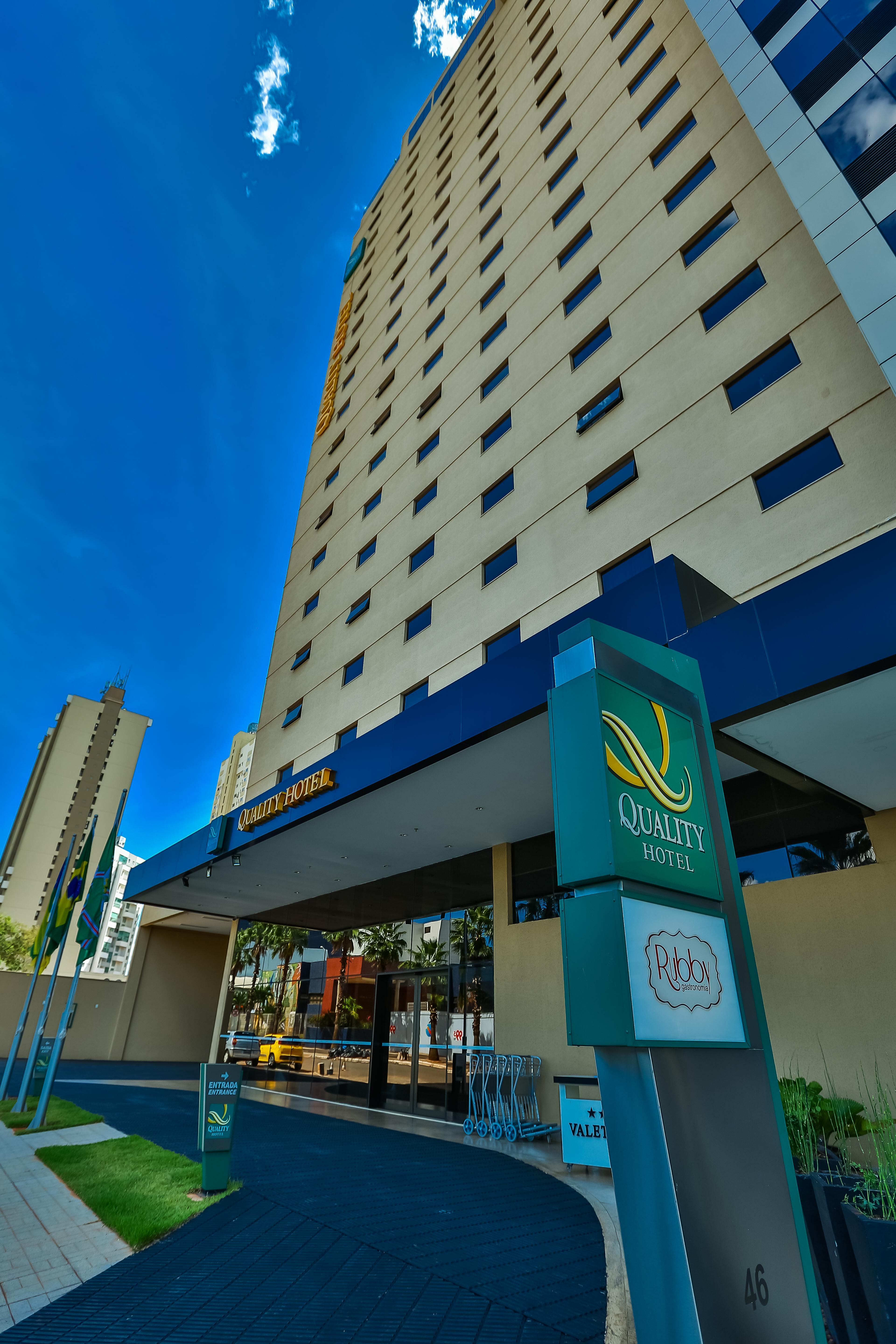 Quality Hotel Flamboyant Goiania Bagian luar foto